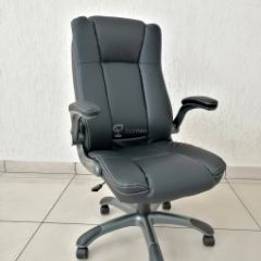 Кресло Barneo K-24 для руководителя (черная экокожа) в Губахе - gubaha.mebel24.online | фото