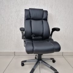 Кресло Barneo K-44 для руководителя (черная экокожа) в Губахе - gubaha.mebel24.online | фото