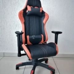 Кресло геймерское Barneo K-52 (черная экокожа оранжевые вставки) в Губахе - gubaha.mebel24.online | фото 1