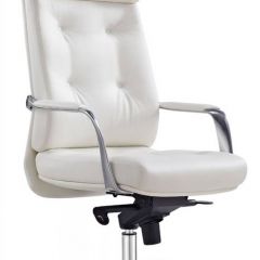 Кресло руководителя Бюрократ _DAO/WHITE белый в Губахе - gubaha.mebel24.online | фото
