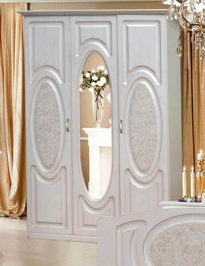 Прованс-2 Шкаф 3-х дверный с зеркалом (Бежевый/Текстура белая платиной золото) в Губахе - gubaha.mebel24.online | фото